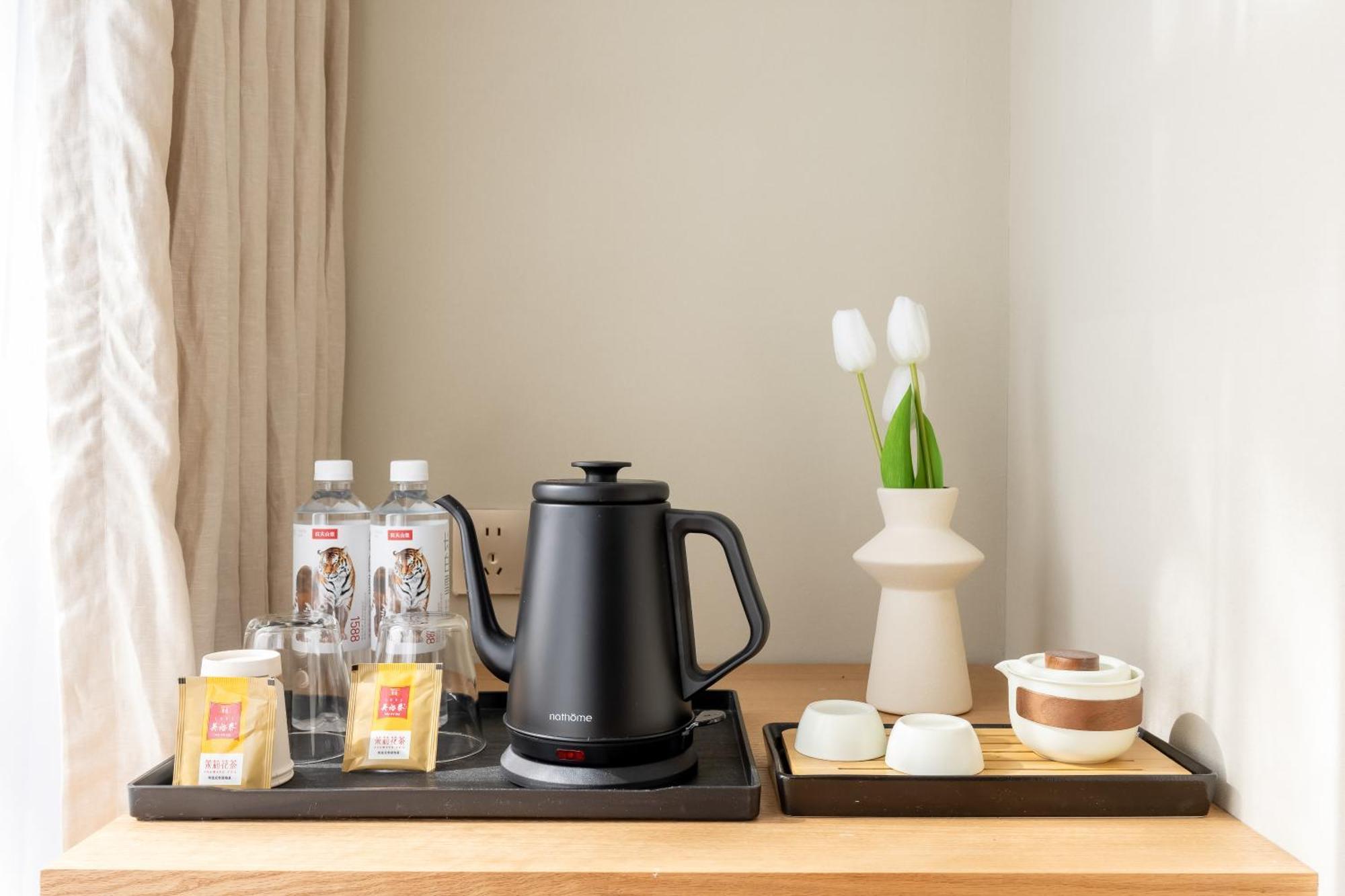 Beijing Tangfu Nanluoguxiang Wang Fu Jing Forbidden City Snack Street Hotel,1 Stop Walking To Airport Express,3 Stop To Tiananmen&Free Laundry Dry Service &Professional Free Tour Ticket Service With English Speaking Staff Pequim Exterior foto