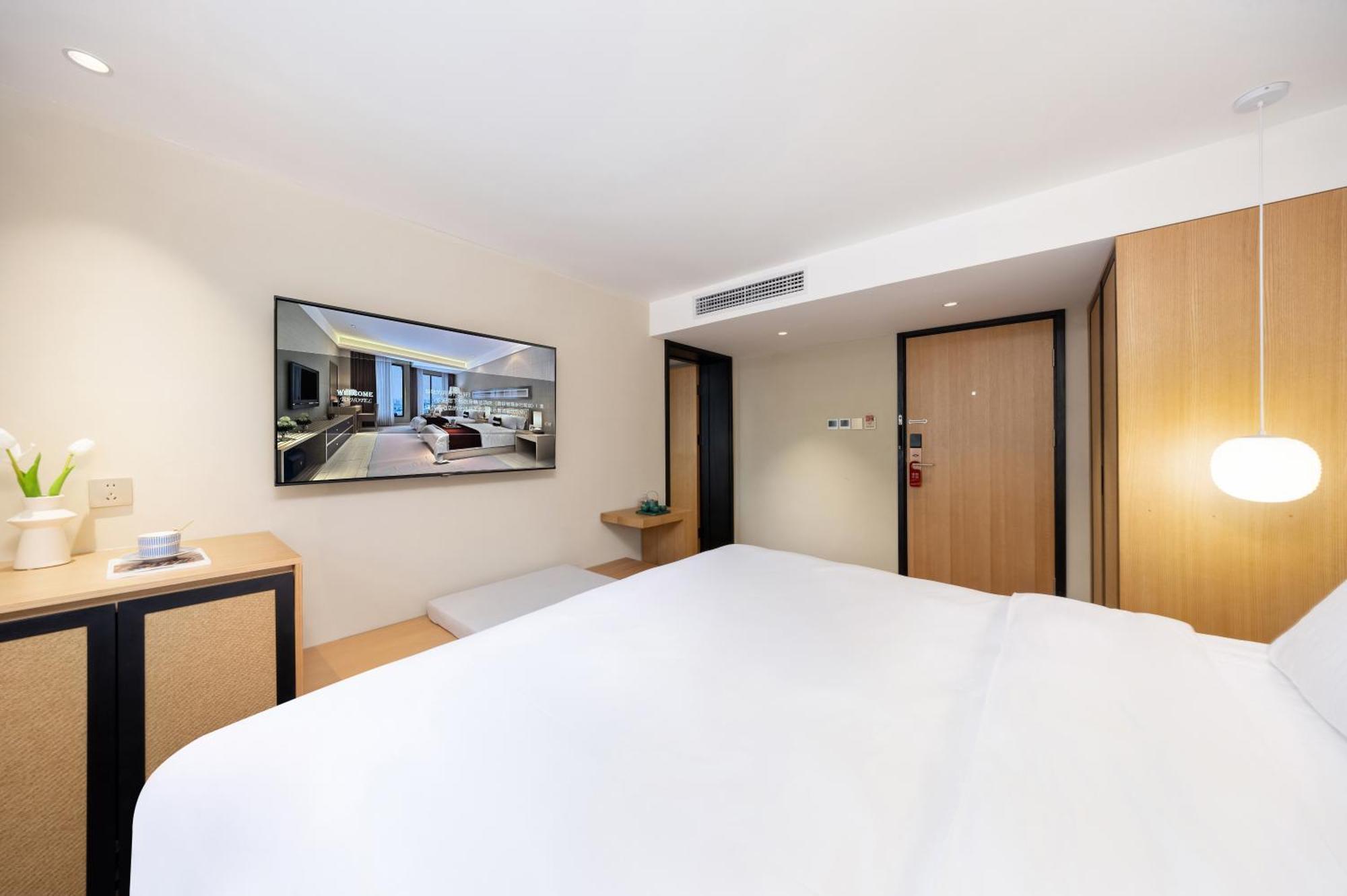 Beijing Tangfu Nanluoguxiang Wang Fu Jing Forbidden City Snack Street Hotel,1 Stop Walking To Airport Express,3 Stop To Tiananmen&Free Laundry Dry Service &Professional Free Tour Ticket Service With English Speaking Staff Pequim Exterior foto