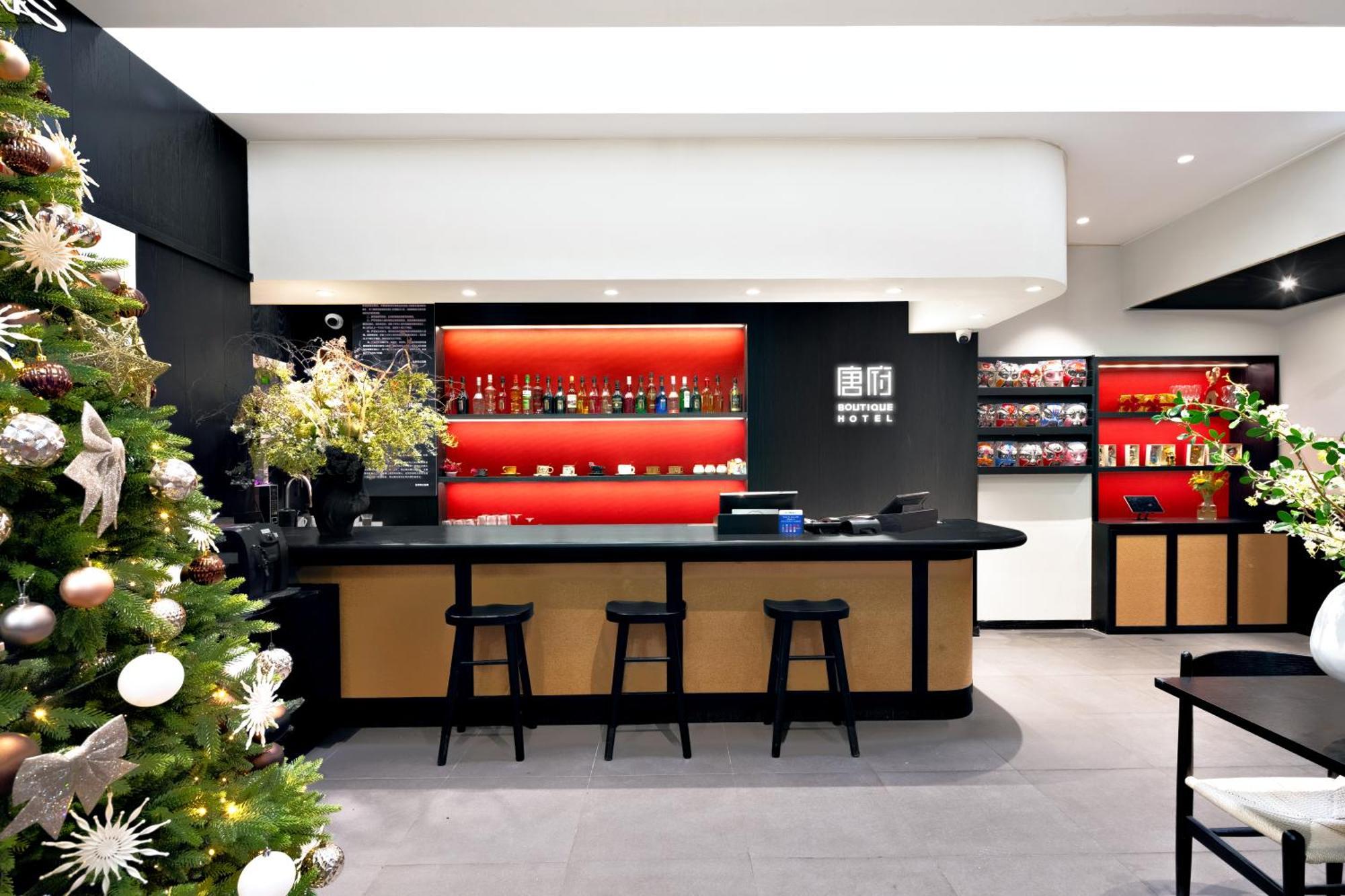 Beijing Tangfu Nanluoguxiang Wang Fu Jing Forbidden City Snack Street Hotel,1 Stop Walking To Airport Express,3 Stop To Tiananmen&Free Laundry Dry Service &Professional Free Tour Ticket Service With English Speaking Staff Pequim Exterior foto