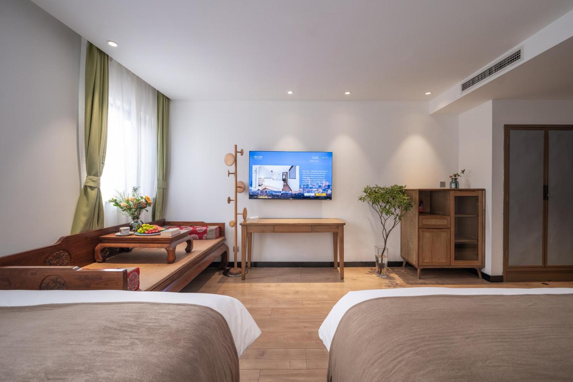 Beijing Tangfu Nanluoguxiang Wang Fu Jing Forbidden City Snack Street Hotel,1 Stop Walking To Airport Express,3 Stop To Tiananmen&Free Laundry Dry Service &Professional Free Tour Ticket Service With English Speaking Staff Pequim Exterior foto