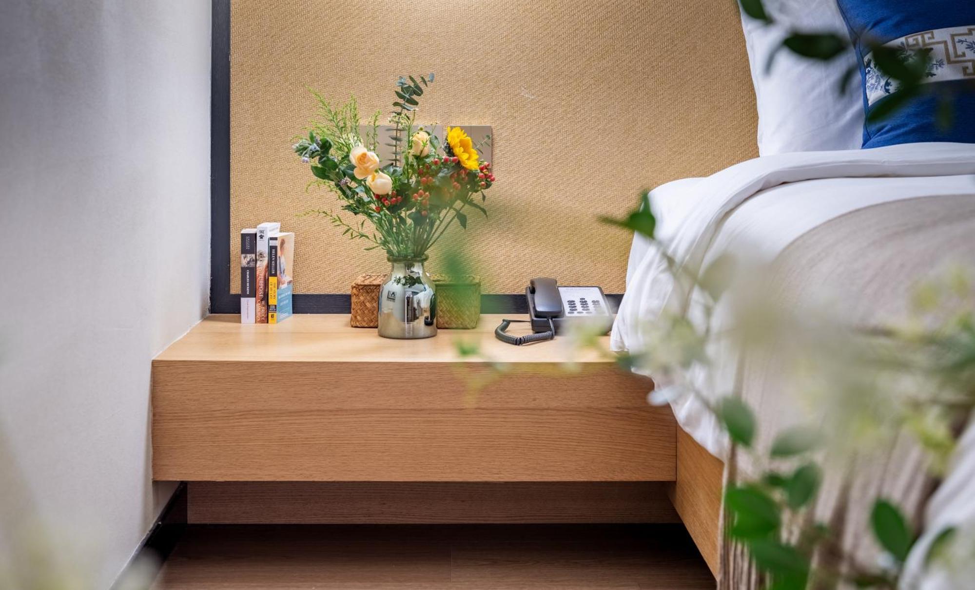 Beijing Tangfu Nanluoguxiang Wang Fu Jing Forbidden City Snack Street Hotel,1 Stop Walking To Airport Express,3 Stop To Tiananmen&Free Laundry Dry Service &Professional Free Tour Ticket Service With English Speaking Staff Pequim Exterior foto