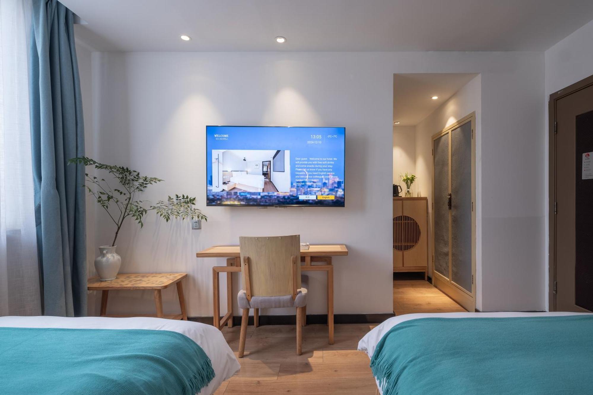 Beijing Tangfu Nanluoguxiang Wang Fu Jing Forbidden City Snack Street Hotel,1 Stop Walking To Airport Express,3 Stop To Tiananmen&Free Laundry Dry Service &Professional Free Tour Ticket Service With English Speaking Staff Pequim Exterior foto