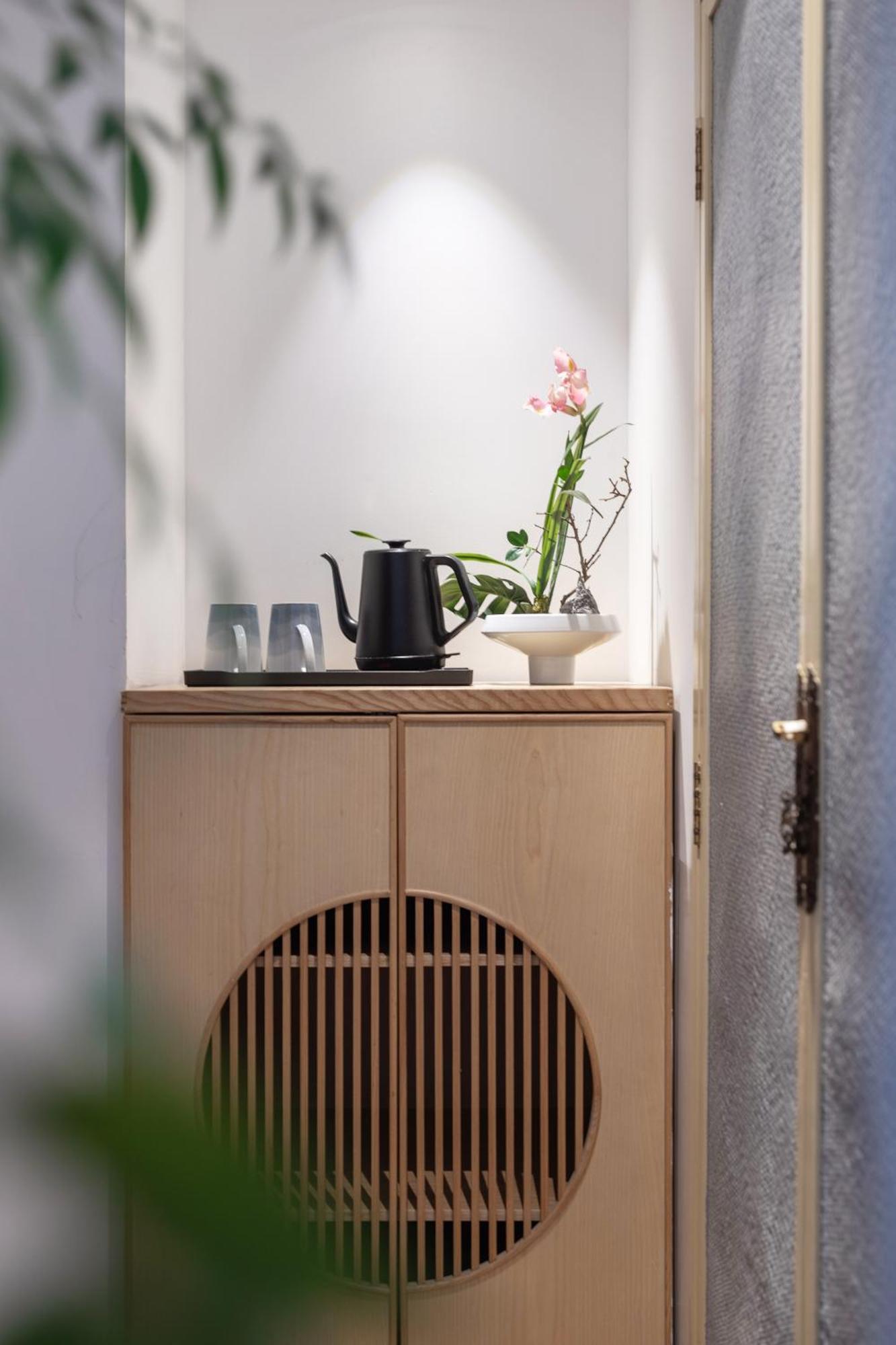 Beijing Tangfu Nanluoguxiang Wang Fu Jing Forbidden City Snack Street Hotel,1 Stop Walking To Airport Express,3 Stop To Tiananmen&Free Laundry Dry Service &Professional Free Tour Ticket Service With English Speaking Staff Pequim Exterior foto