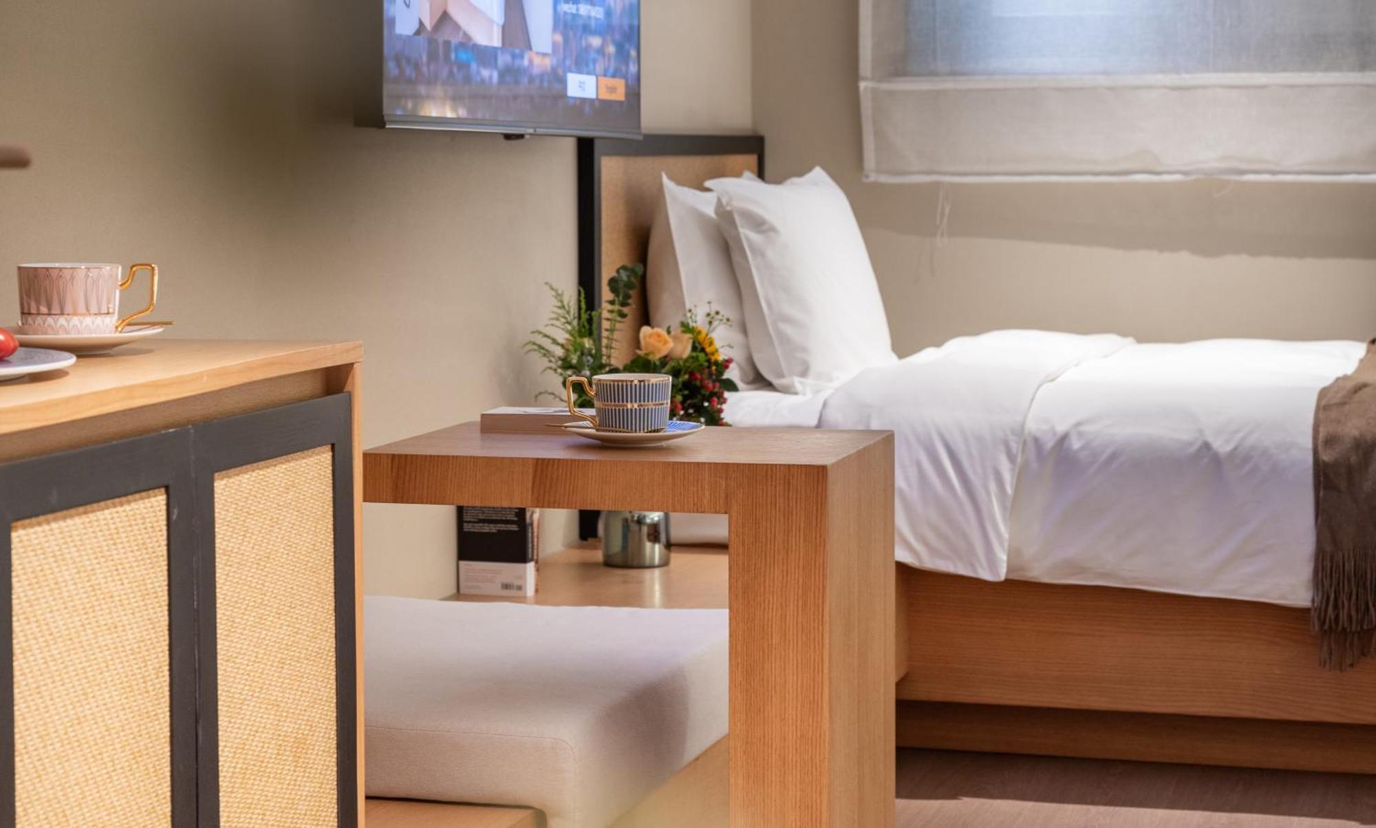Beijing Tangfu Nanluoguxiang Wang Fu Jing Forbidden City Snack Street Hotel,1 Stop Walking To Airport Express,3 Stop To Tiananmen&Free Laundry Dry Service &Professional Free Tour Ticket Service With English Speaking Staff Pequim Exterior foto