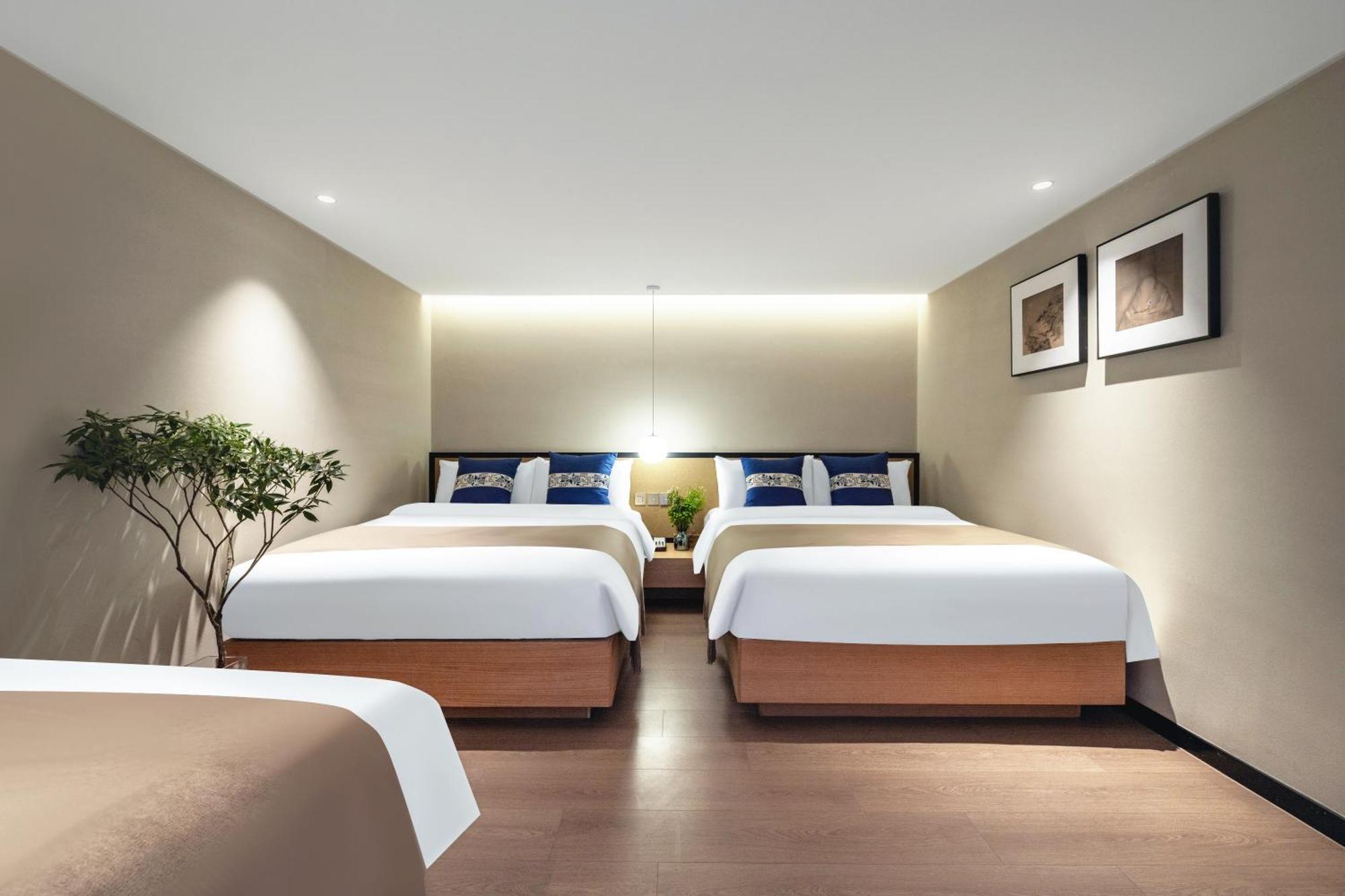 Beijing Tangfu Nanluoguxiang Wang Fu Jing Forbidden City Snack Street Hotel,1 Stop Walking To Airport Express,3 Stop To Tiananmen&Free Laundry Dry Service &Professional Free Tour Ticket Service With English Speaking Staff Pequim Exterior foto