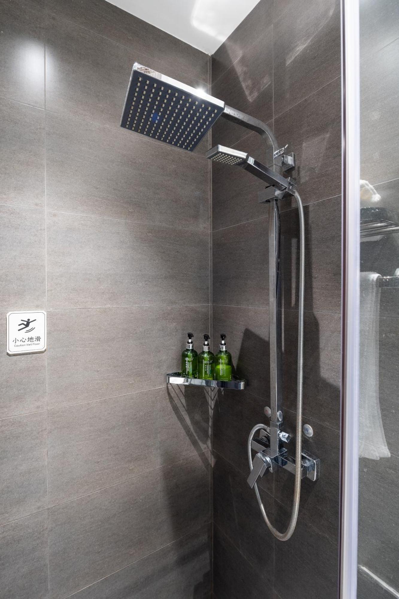 Beijing Tangfu Nanluoguxiang Wang Fu Jing Forbidden City Snack Street Hotel,1 Stop Walking To Airport Express,3 Stop To Tiananmen&Free Laundry Dry Service &Professional Free Tour Ticket Service With English Speaking Staff Pequim Exterior foto